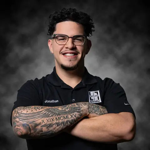 Jonathan, barber at Limitless